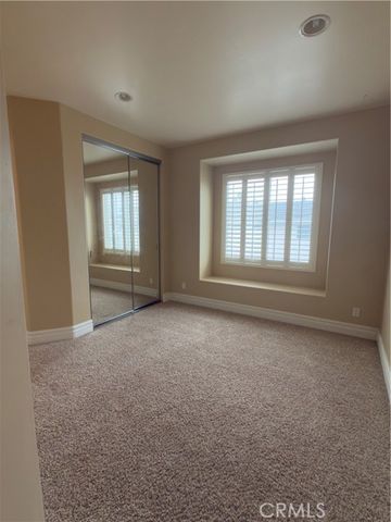 211 Chicago, Huntington Beach, CA 92648