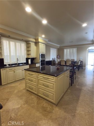 211 Chicago, Huntington Beach, CA 92648