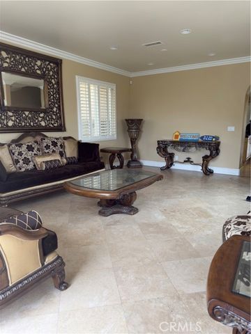 211 Chicago, Huntington Beach, CA 92648