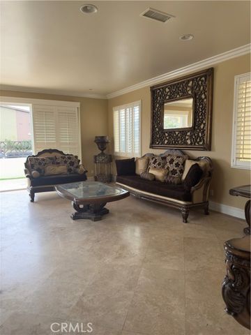 211 Chicago, Huntington Beach, CA 92648