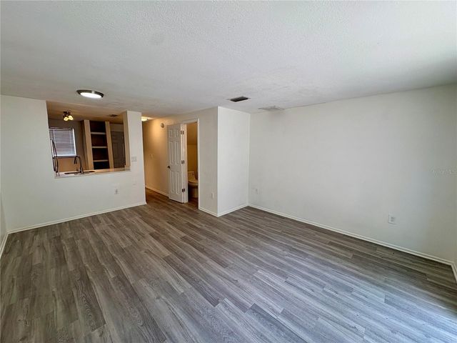 308 57TH AVENUE DRIVE E B, Bradenton, FL 34203