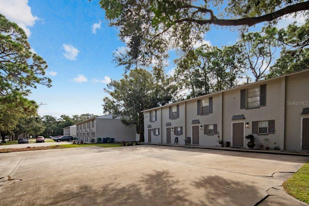 308 57TH AVENUE DRIVE E B, Bradenton, FL 34203