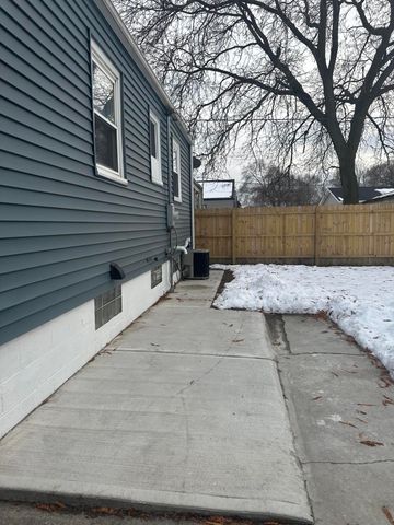 556 Gerry Street, Gary, IN 46406