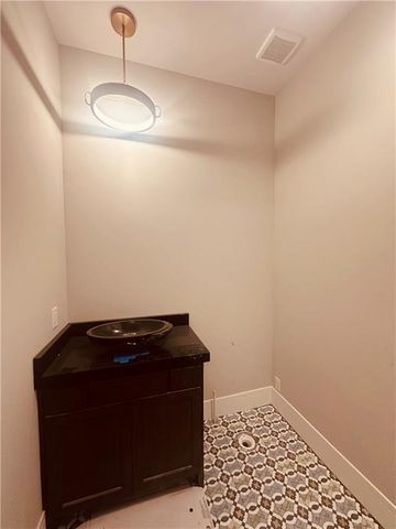 7535 NW Fawn Circle, Parkville, MO 64152