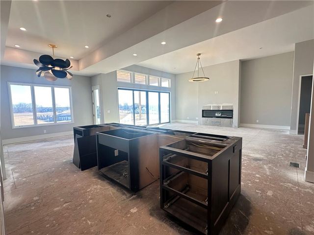 7535 NW Fawn Circle, Parkville, MO 64152