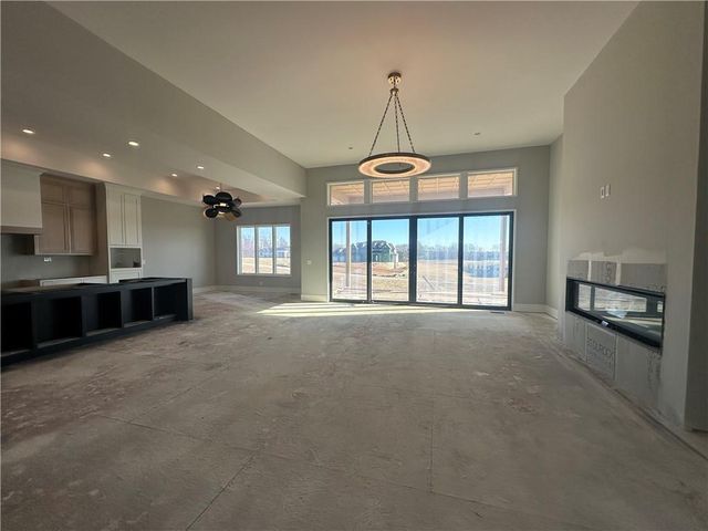 7535 NW Fawn Circle, Parkville, MO 64152