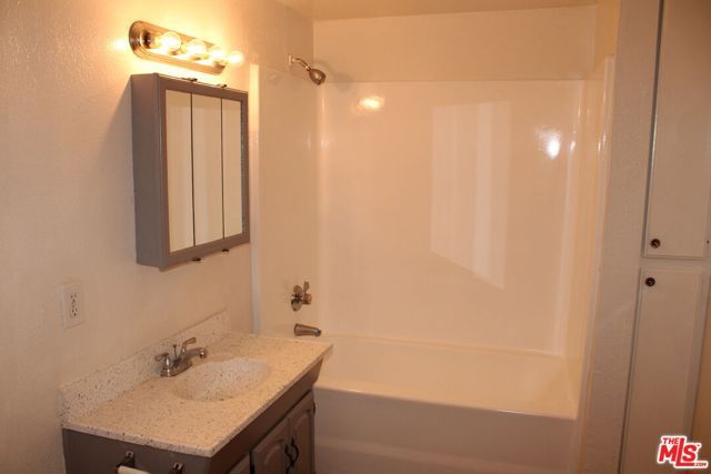 12100 Birch Avenue 22, Hawthorne, CA 90250