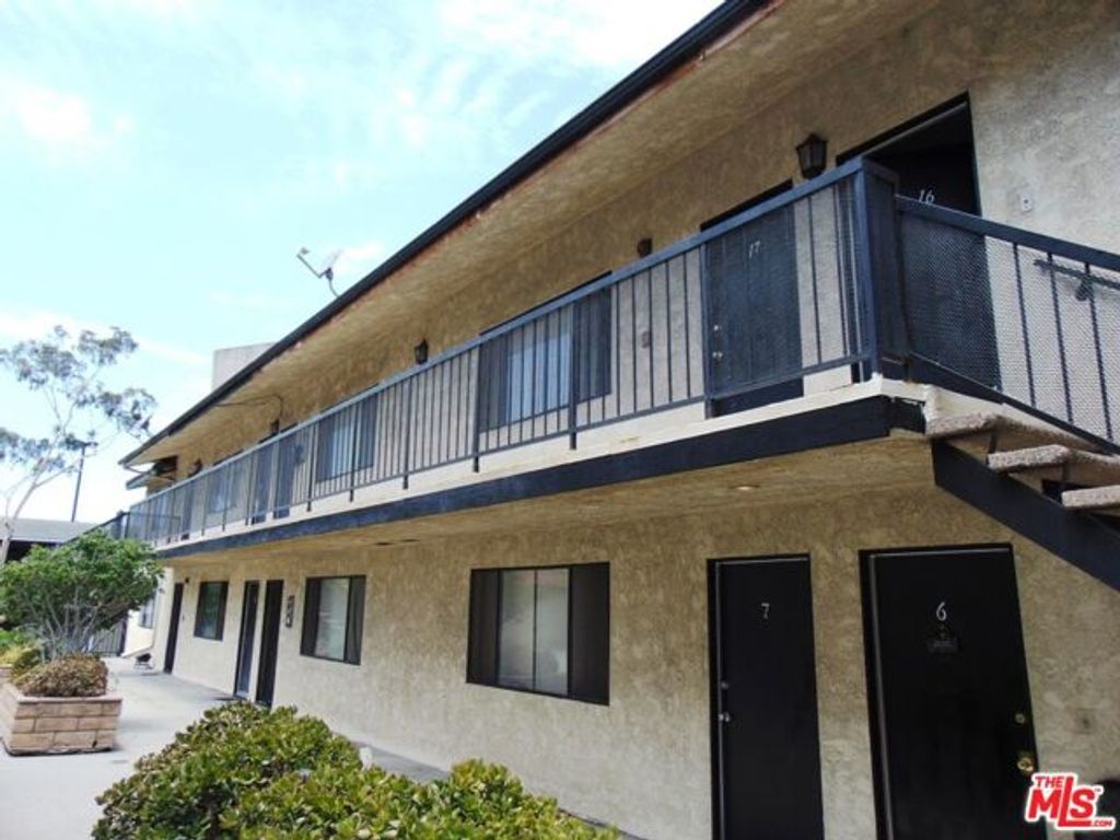 12100 Birch Avenue 22, Hawthorne, CA 90250