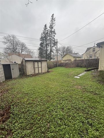 745 Durant Street, Lansing, MI 48915