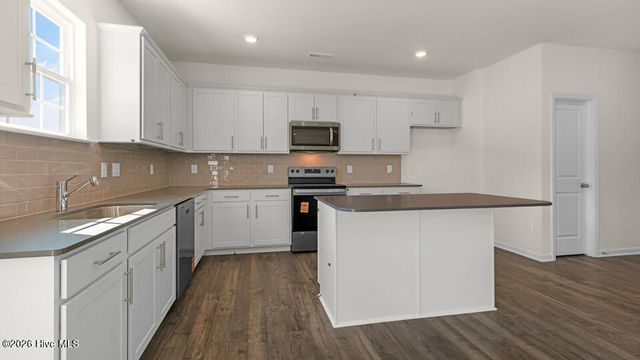 1126 Shoreline Drive, Vass, NC 28394