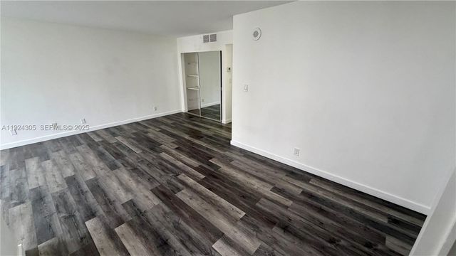 16909 N Bay Rd 504, Sunny Isles Beach, FL 33160