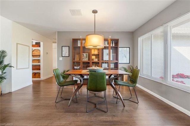 1216 SE 2nd ST, Cape Coral, FL 33990