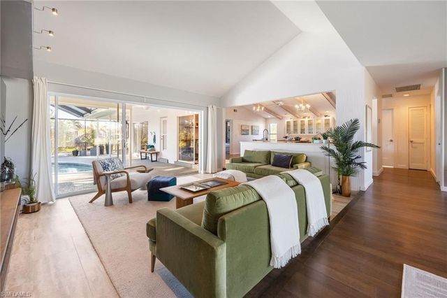 1216 SE 2nd ST, Cape Coral, FL 33990