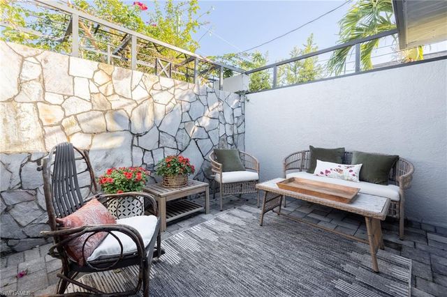 1216 SE 2nd ST, Cape Coral, FL 33990