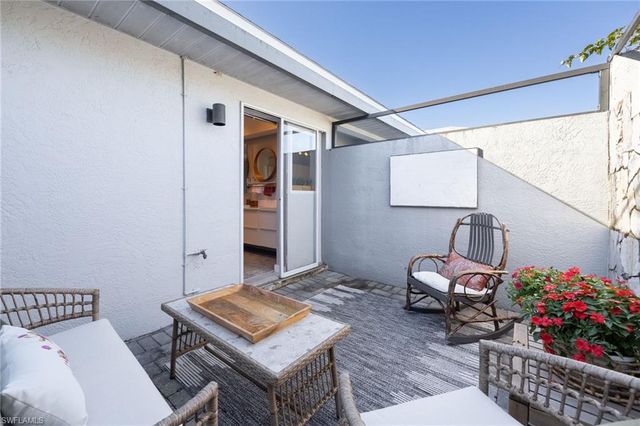 1216 SE 2nd ST, Cape Coral, FL 33990