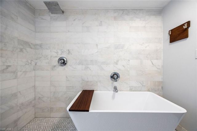 1216 SE 2nd ST, Cape Coral, FL 33990