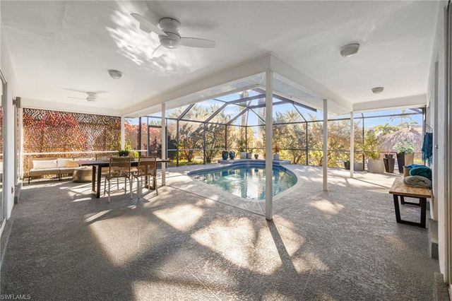 1216 SE 2nd ST, Cape Coral, FL 33990