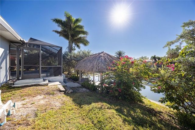 1216 SE 2nd ST, Cape Coral, FL 33990