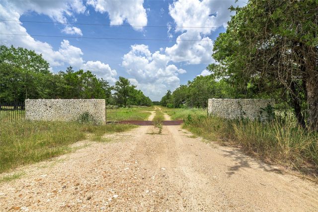 5850 Brown Road, Flatonia, TX 78941