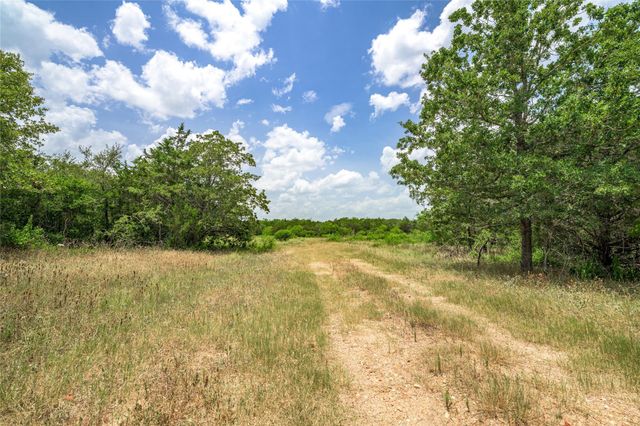 5850 Brown Road, Flatonia, TX 78941