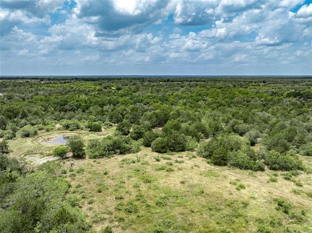 5850 Brown Road, Flatonia, TX 78941