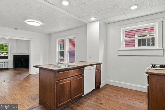832 N RESERVOIR ST, Lancaster, PA 17602