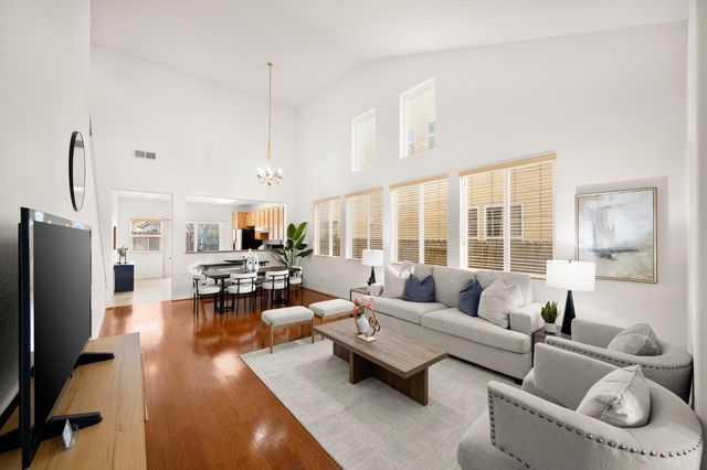 10071 Tuzza Ct, Elk Grove, CA 95757