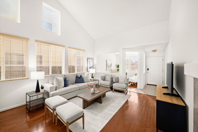 10071 Tuzza Ct, Elk Grove, CA 95757