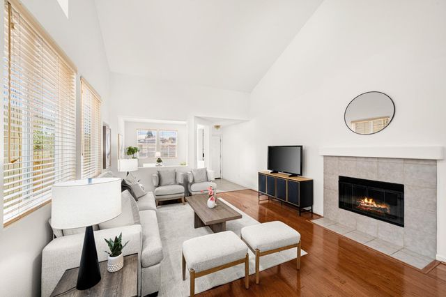 10071 Tuzza Ct, Elk Grove, CA 95757