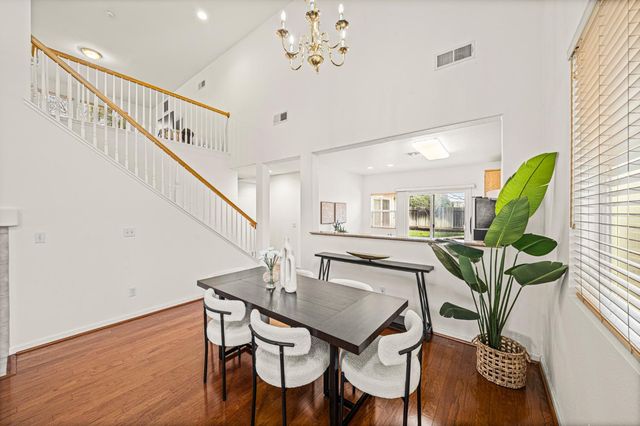 10071 Tuzza Ct, Elk Grove, CA 95757