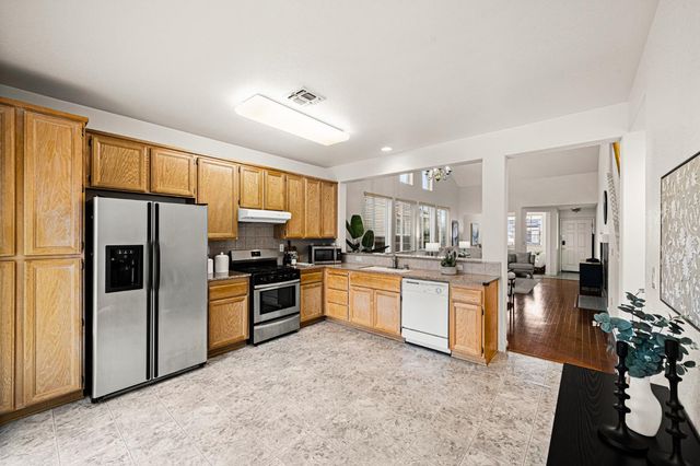 10071 Tuzza Ct, Elk Grove, CA 95757