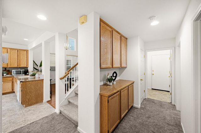 10071 Tuzza Ct, Elk Grove, CA 95757