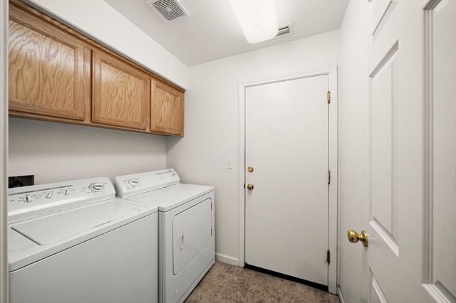 10071 Tuzza Ct, Elk Grove, CA 95757