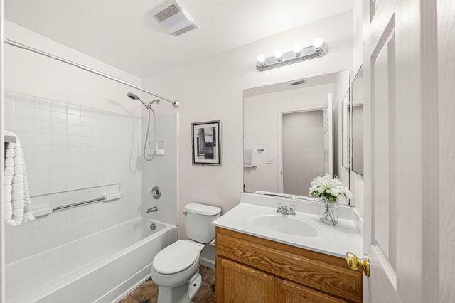 10071 Tuzza Ct, Elk Grove, CA 95757