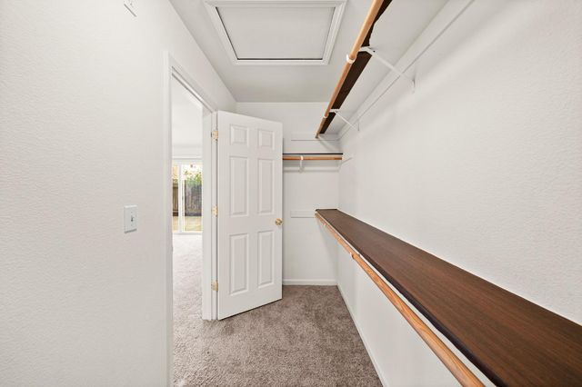 10071 Tuzza Ct, Elk Grove, CA 95757