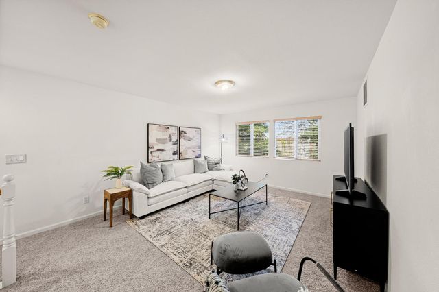 10071 Tuzza Ct, Elk Grove, CA 95757