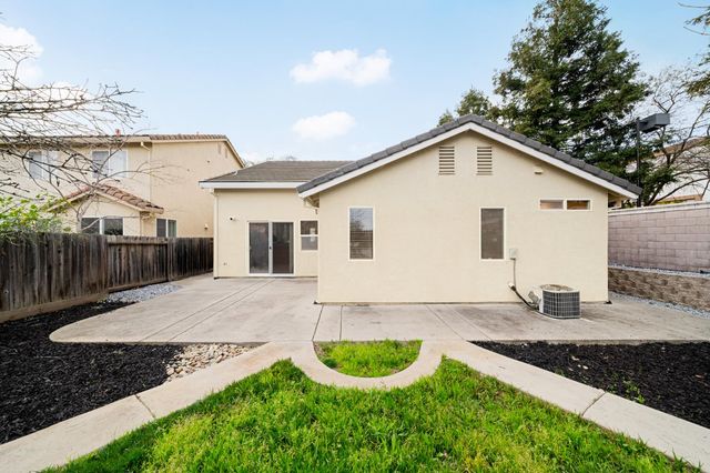 10071 Tuzza Ct, Elk Grove, CA 95757