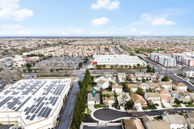 10071 Tuzza Ct, Elk Grove, CA 95757