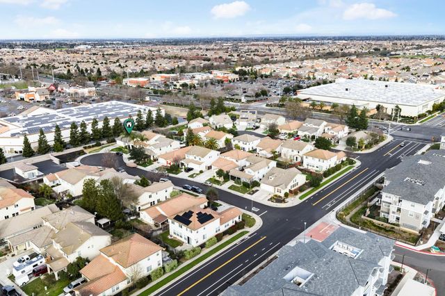 10071 Tuzza Ct, Elk Grove, CA 95757