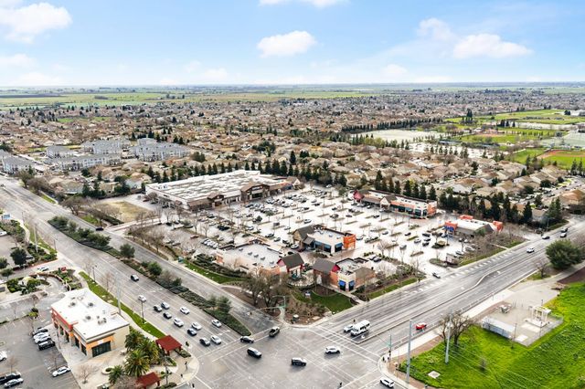 10071 Tuzza Ct, Elk Grove, CA 95757