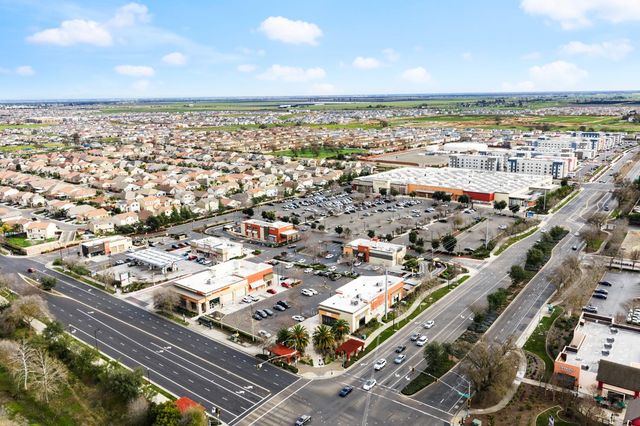 10071 Tuzza Ct, Elk Grove, CA 95757