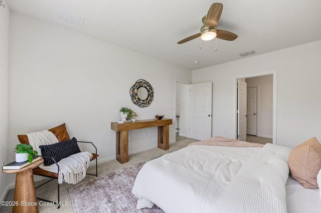 335 Calcutta Avenue NW, Palm Bay, FL 32907
