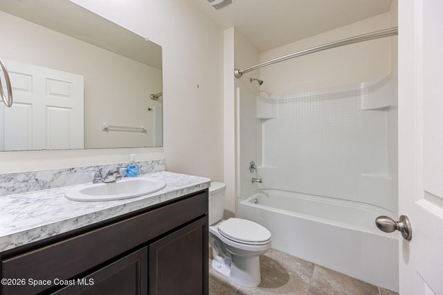 335 Calcutta Avenue NW, Palm Bay, FL 32907