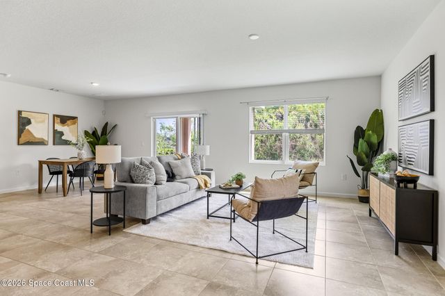 335 Calcutta Avenue NW, Palm Bay, FL 32907