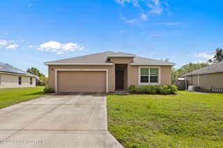 335 Calcutta Avenue NW, Palm Bay, FL 32907