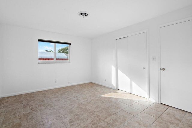 617 SE 8th Avenue, Deerfield Beach, FL 33441