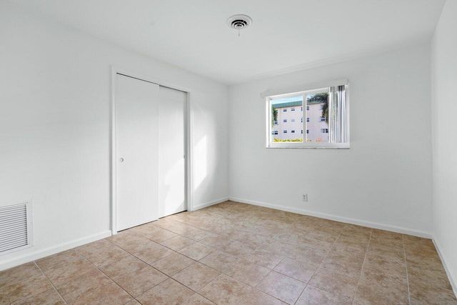 617 SE 8th Avenue, Deerfield Beach, FL 33441