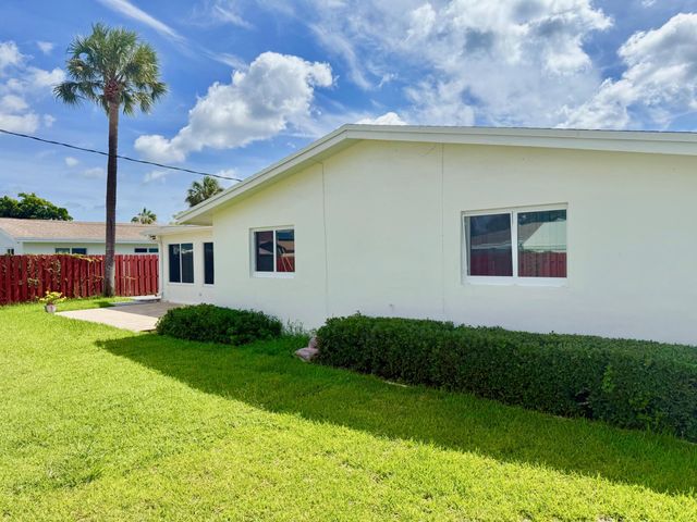 617 SE 8th Avenue, Deerfield Beach, FL 33441