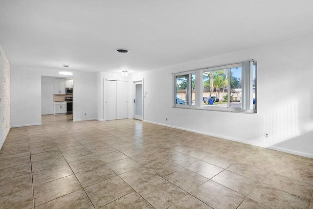 617 SE 8th Avenue, Deerfield Beach, FL 33441