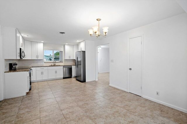 617 SE 8th Avenue, Deerfield Beach, FL 33441